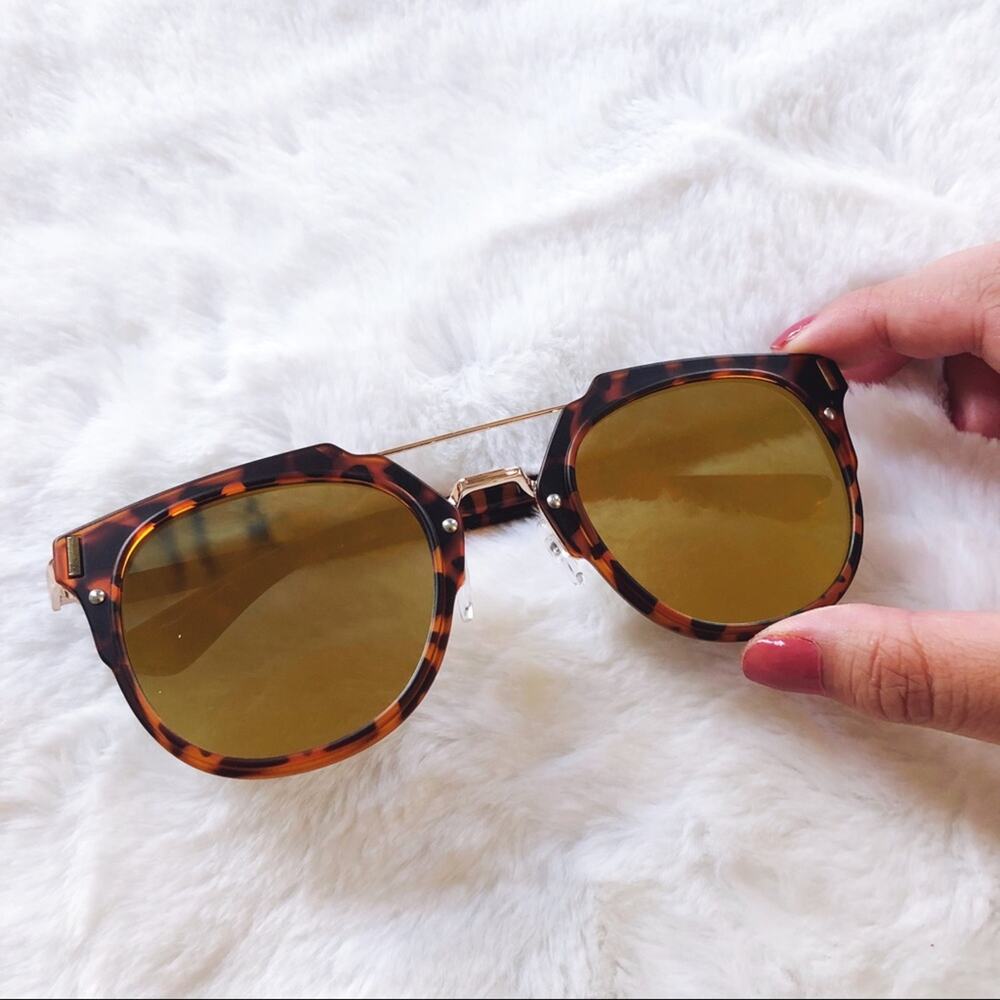 Margo Tortoise Brown Brow Bar Sunglasses - Picture 4 of 10
